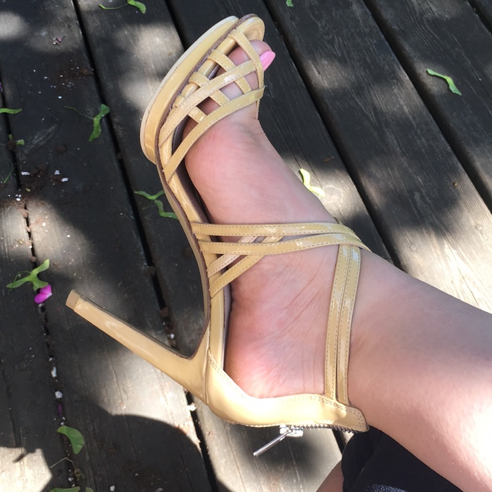 NWOT Summer Strappy Heels πΌπ»